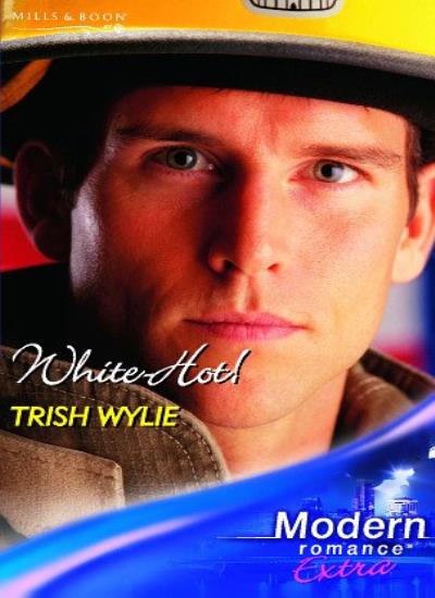 White-Hot! (Modern Romance Series Extra)