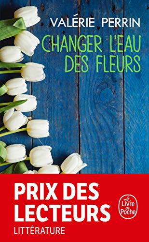 Changer l'eau des fleurs